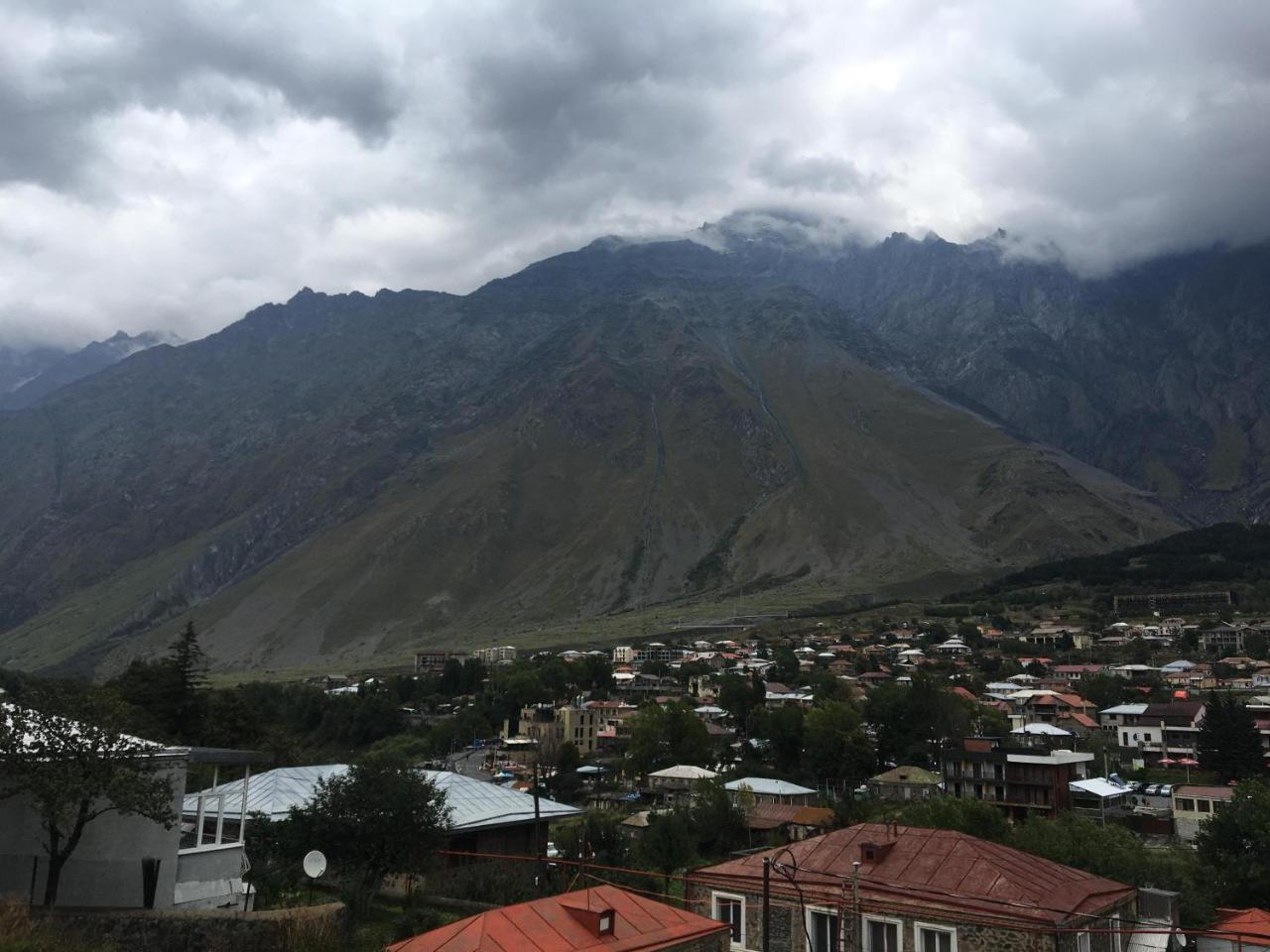 Maia'S Guest House Gergeti Kazbegi Exteriör bild