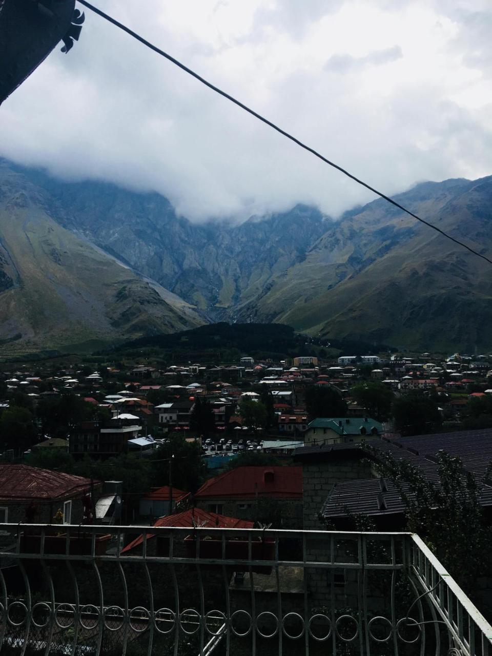 Maia'S Guest House Gergeti Kazbegi Exteriör bild