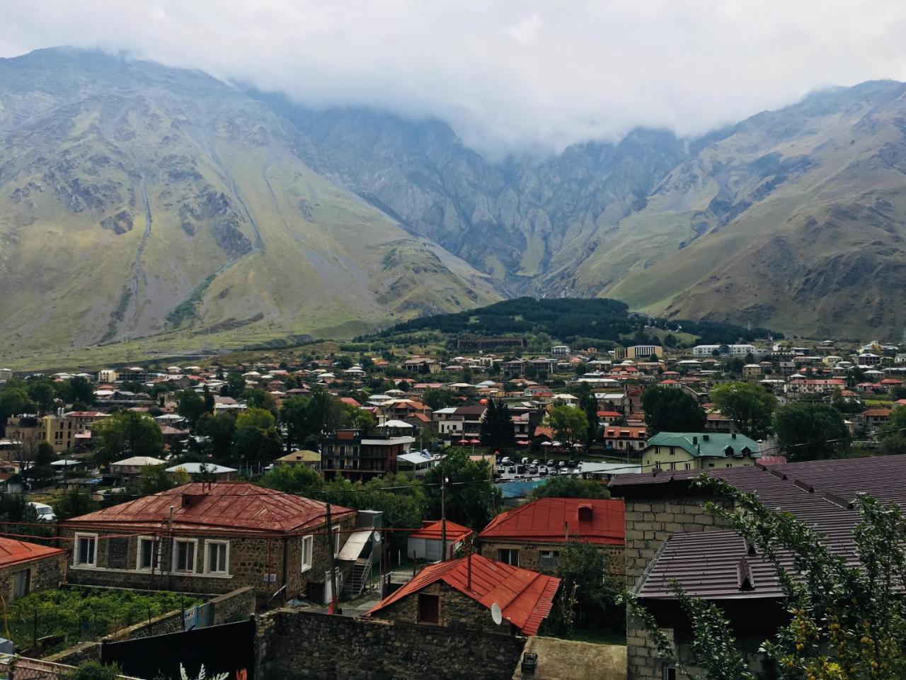 Maia'S Guest House Gergeti Kazbegi Exteriör bild